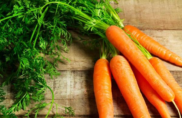 Tiền chất của vitamin A trong cà rốt giúp điều hòa nội tiết tố